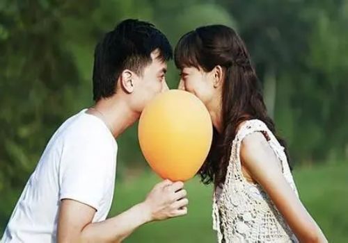 离婚后孩子赔偿金要父亲签字才能拿吗