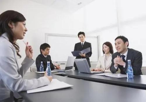 泉州侦探取证：女方离婚不给抚养费可以看小孩吗